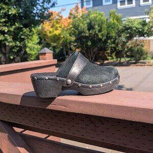 Crocs Clog Studded Suede Comfort Cobbler Shoes for Women - Black - Size 7